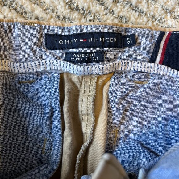 Mens Classic Fit Tommy Hilfiger Khaki Shorts - Picture 2 of 3